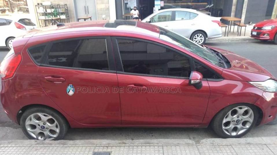 Secuestran droga y arrestan a dos personas en la zona alta de la Capital