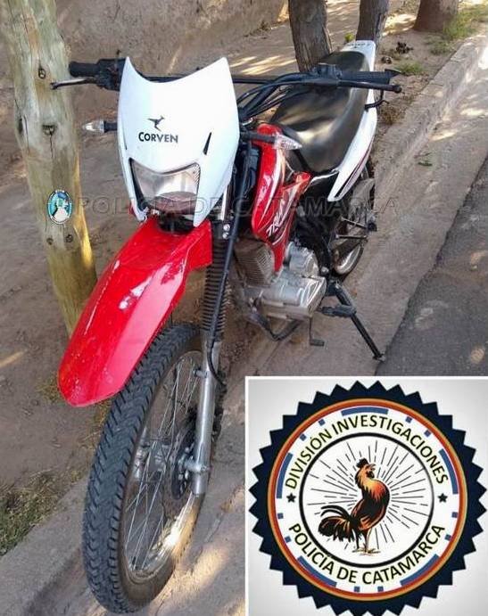 Recuperan una motocicleta sustraída y arrestan a un hombre