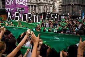 En Twitter impulsan un «pañuelazo» por la legalización del aborto