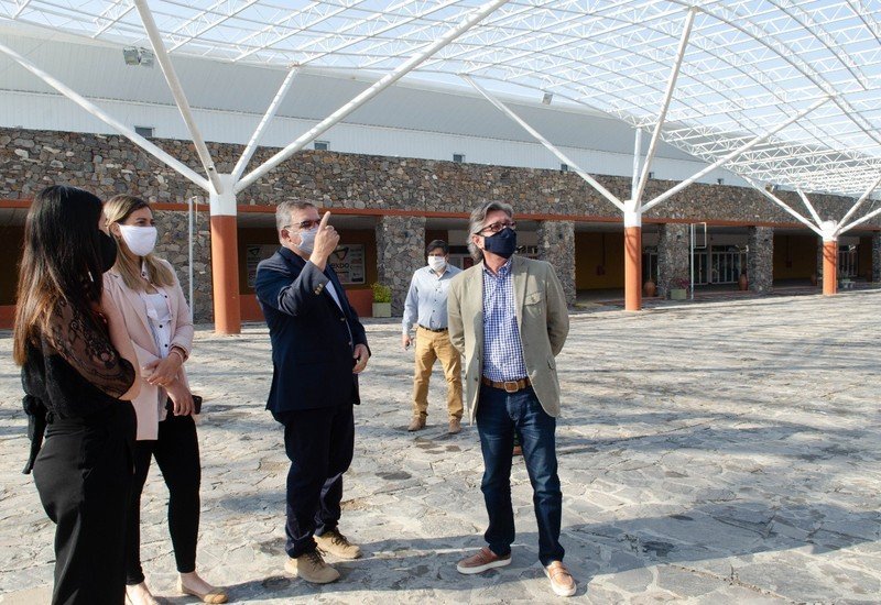 El gobernador Raúl Jalil recorrió el Polideportivo Capital