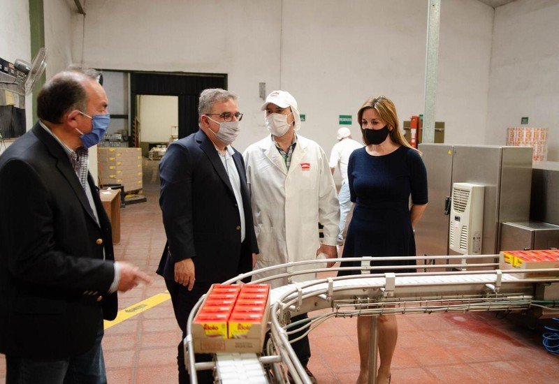 El Gobernador Raúl Jalil visitó la fábrica CAMINO S.A