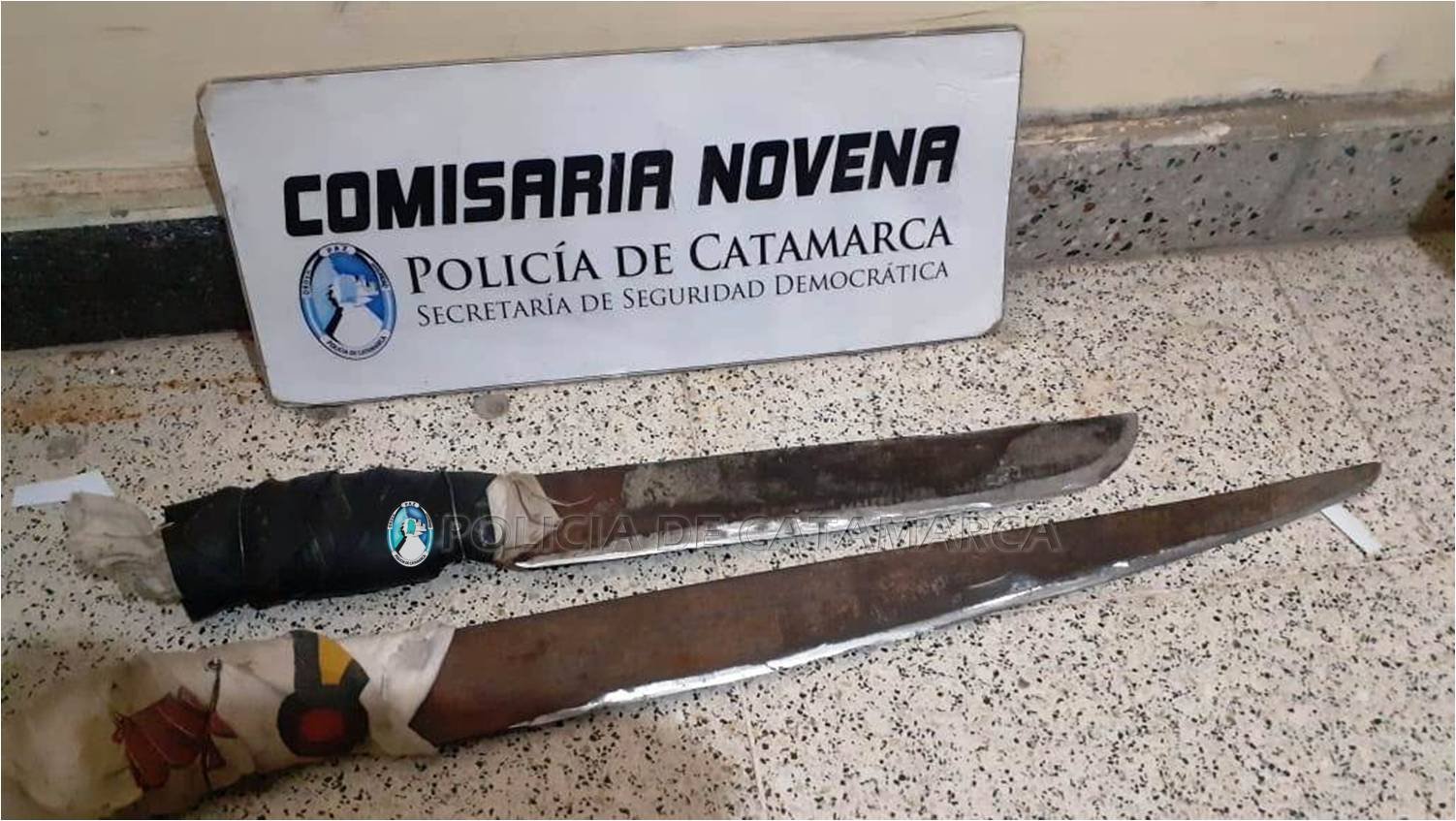 Aprehenden a un hombre y secuestran dos machetes