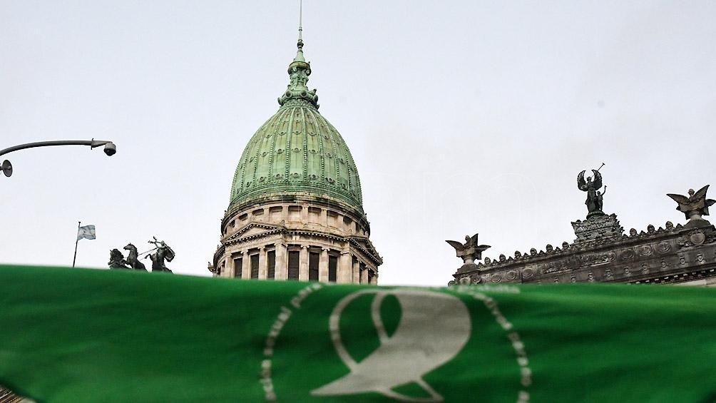 Alberto Fernández envía al Congreso el proyecto de legalización del aborto y el plan de los 1000 días