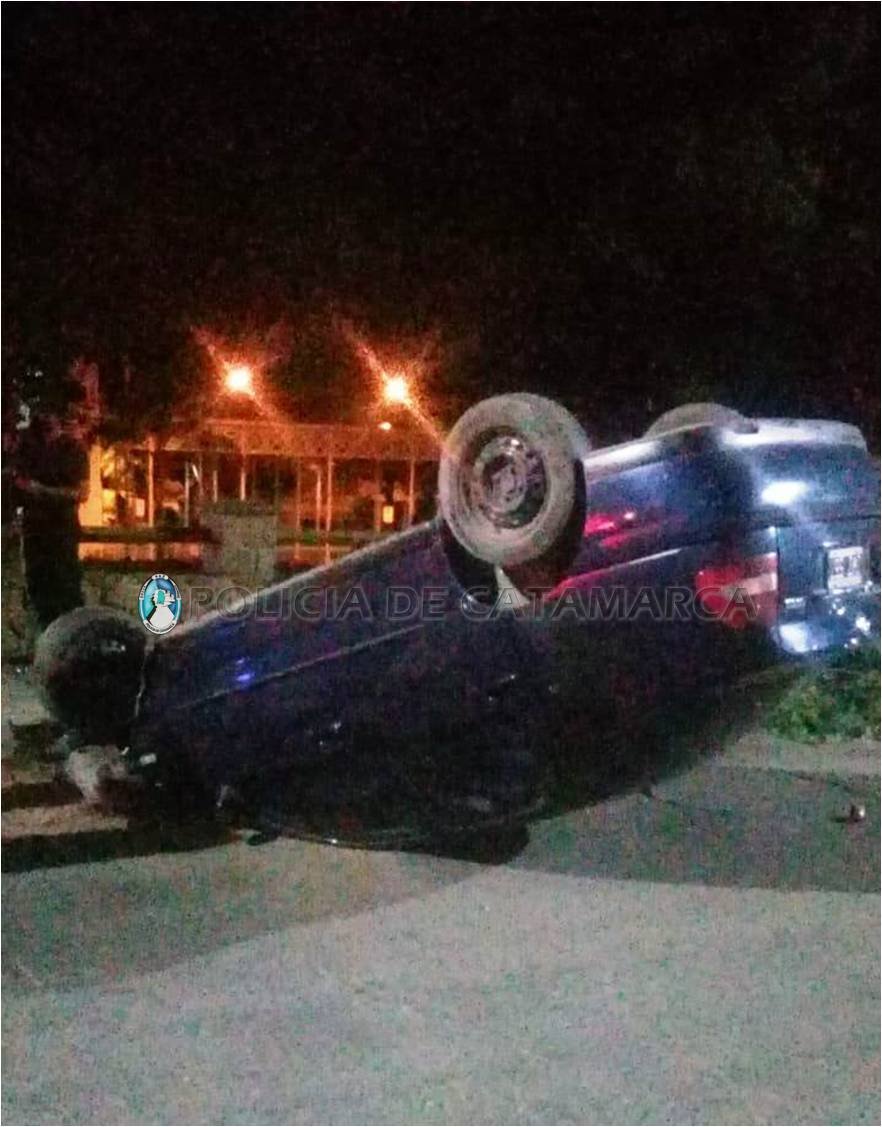 Volcó un auto en la Capital