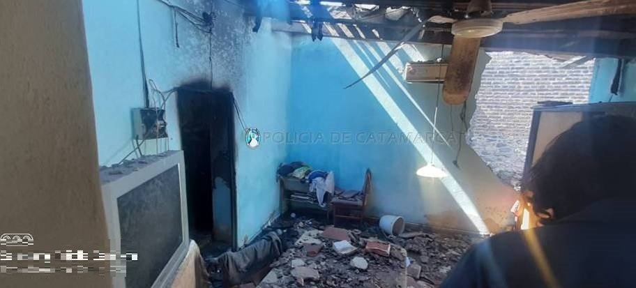 Policías asistieron a un hombre que sufrió graves quemaduras