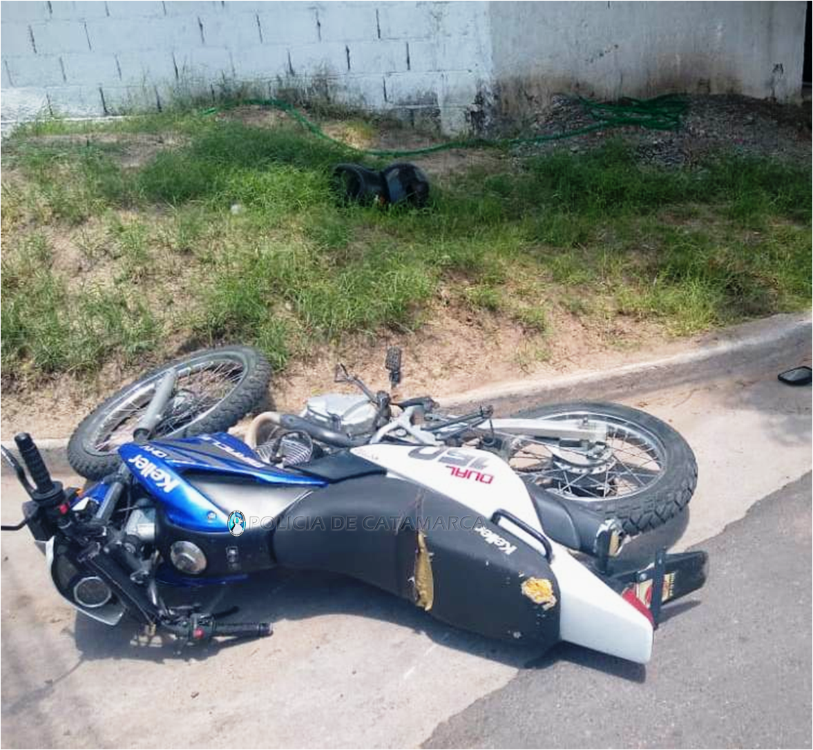 Chocó una moto y un colectivo en el sur de la Capital