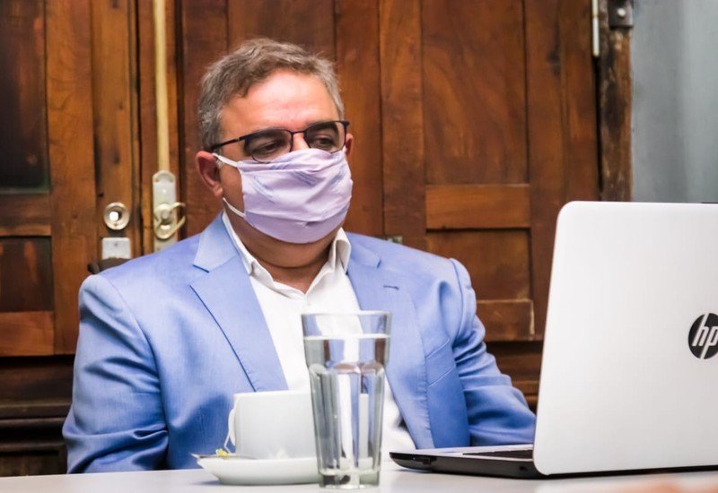 El gobernador Raúl Jalil confirmó que se avanzará con apertura gradual de actividades