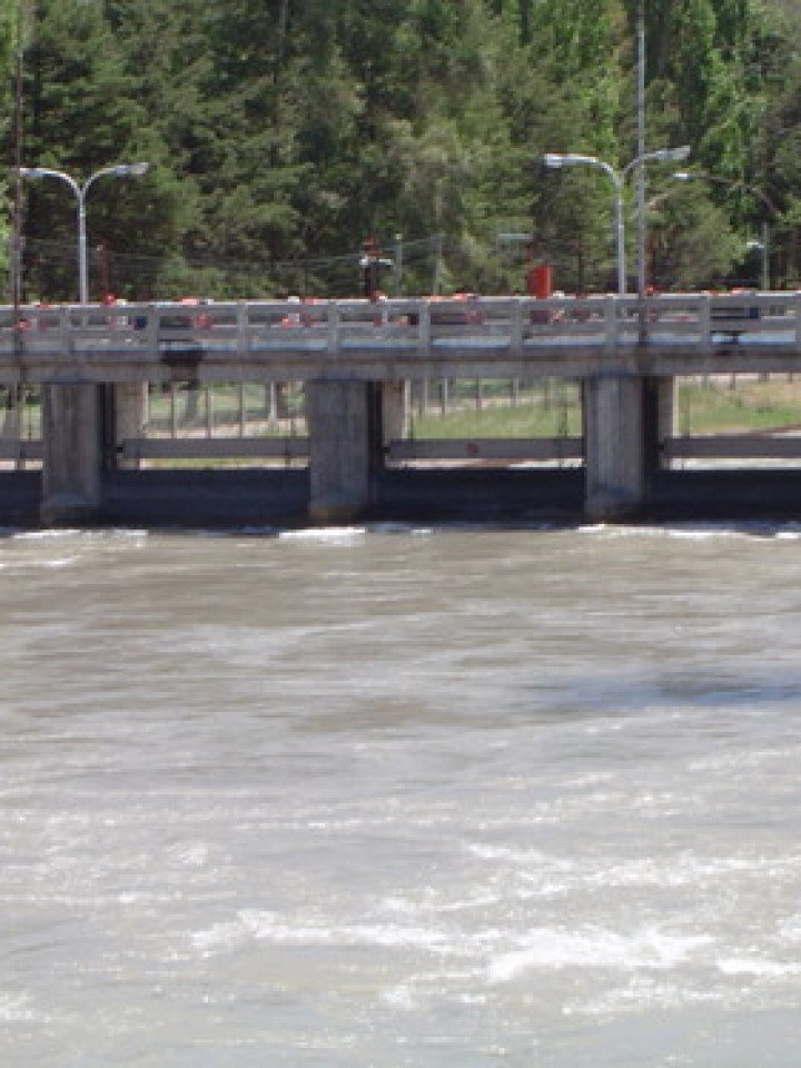 Un hombre de 63 años murió ahogado al ser arrastrado por la corriente del río Mendoza