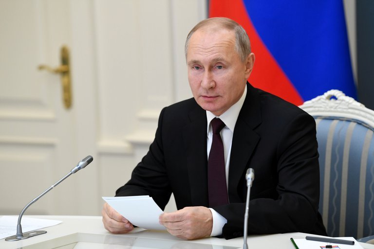Rusia, el futuro de Argentina: censura de redes sociales y cárcel por opinar online