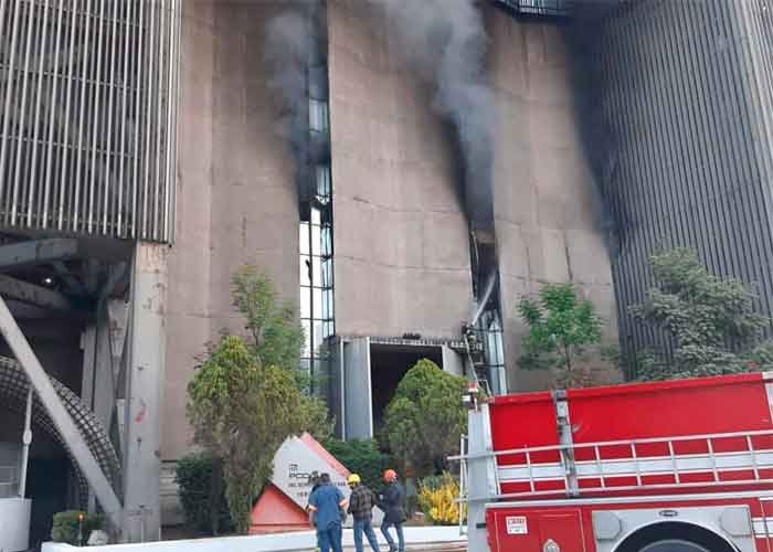 Un muerto y 29 intoxicados por un incendio en área de control del subte en ciudad de México