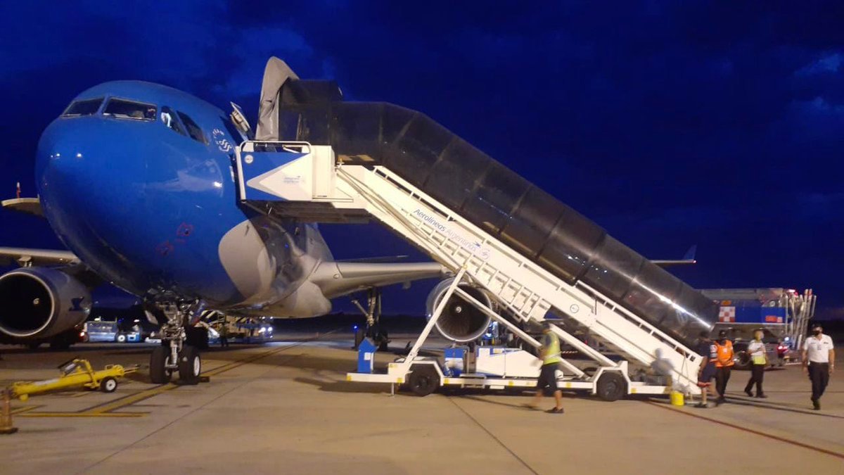 Partió a Moscú el avión de Aerolíneas que traerá al país más vacunas contra el coronavirus