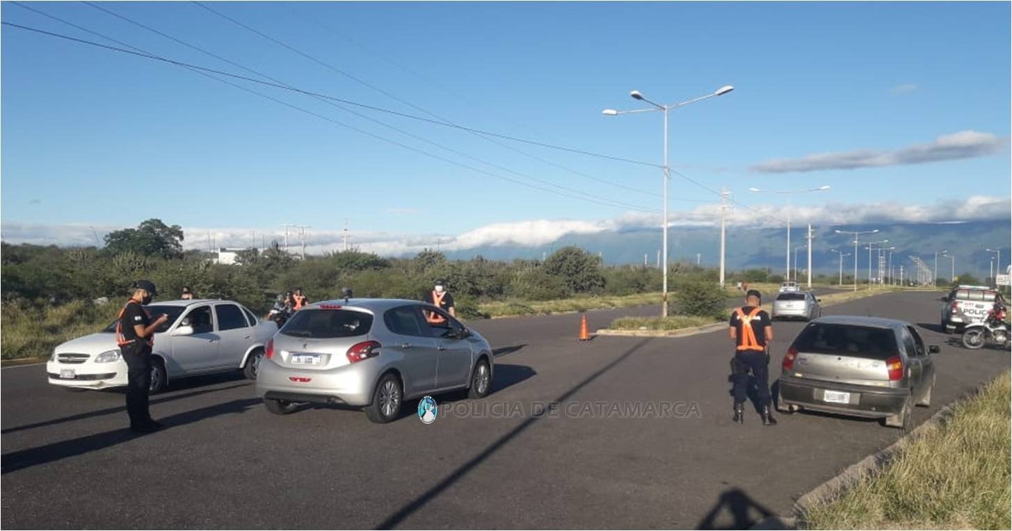 Operativos de control vehicular e identificación de personas en Capital y Valle Viejo