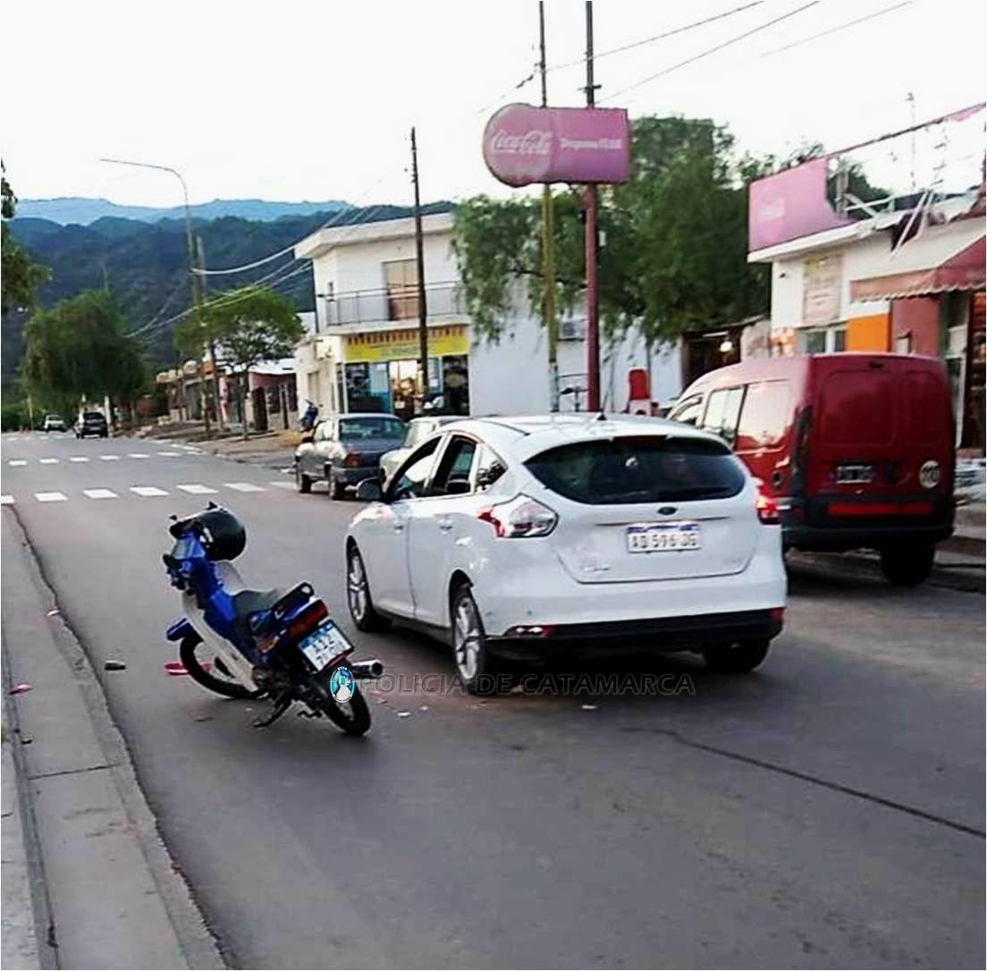 Un auto y una moto protagonizaron un siniestro vial