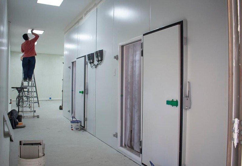 Construyeron una sala de almacenamiento y refrigeración de vacunas