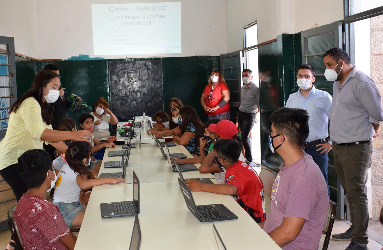 Acompañar visitó alumnos y docentes de Sumalao