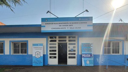 Asaltan a un policía y gatillan en su cabeza para robarle el auto en Villa Celina