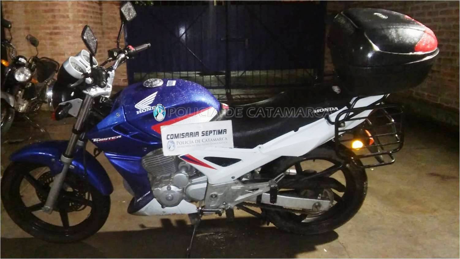 Recuperan una motocicleta sustraída