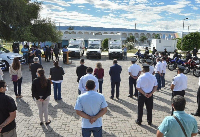 Raúl Jalil entregó nuevas unidades móviles para Salud y Seguridad