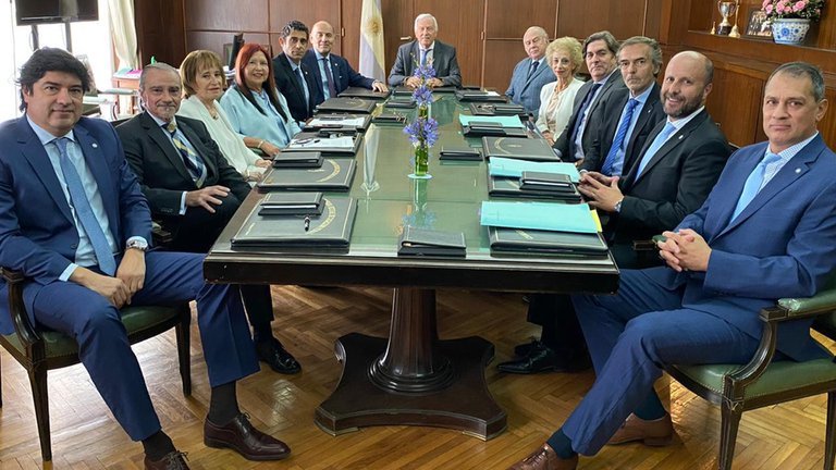El gobierno ahora apunta contra la Cámara Federal de Casación Penal, el tribunal que revisa causas clave contra Cristina Kirchner