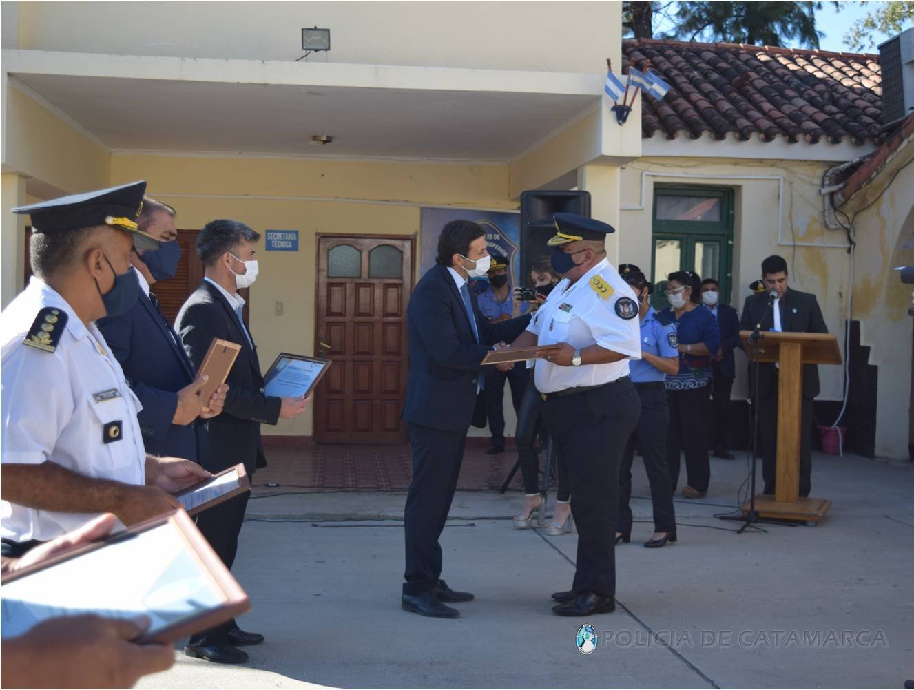 La Policía homenajeó al personal de Oficiales Superiores y Suboficiales que se retiran de la Institución