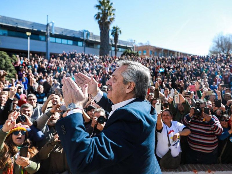 El Presidente evoluciona en «forma favorable» de su cuadro de coronavirus