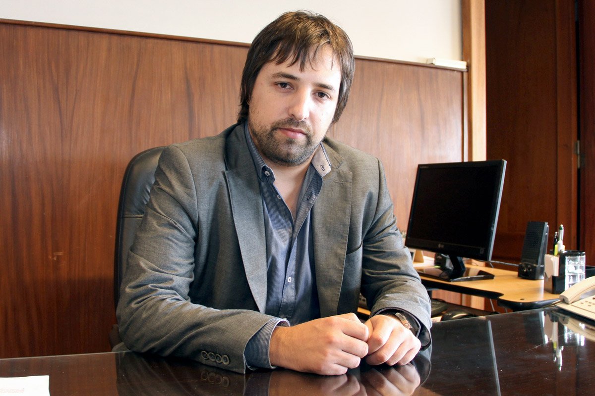 Kreplak: «No creo que haya en el mundo tantas oposiciones tan irresponsables»