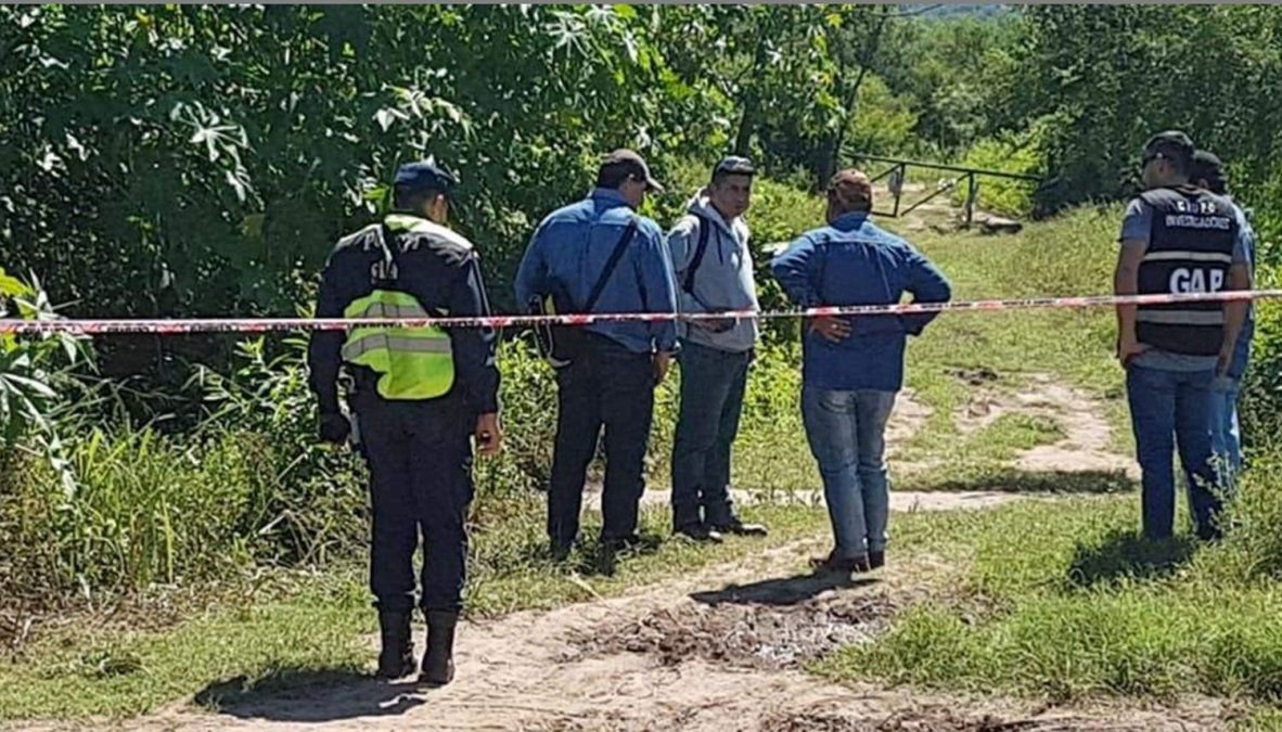 Una joven fue asesinada a puñaladas en Salta y detienen a su expareja y a otra mujer