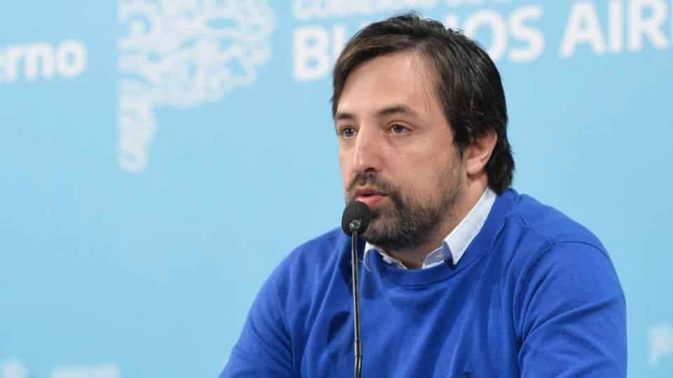 Kreplak criticó que Macri se haya vacunado en el exterior y dijo que «exhibe privilegios»