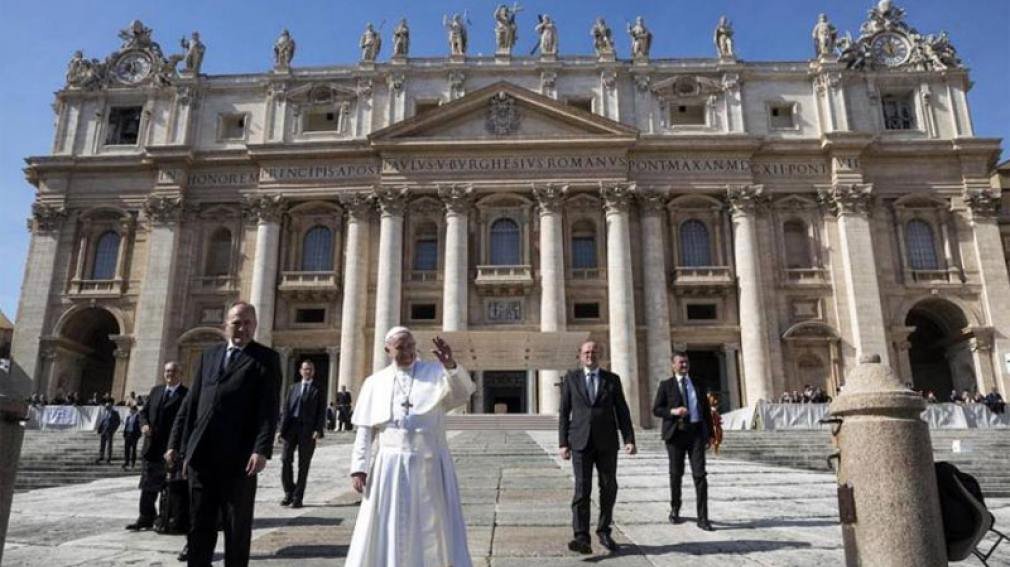 El Vaticano manifiesta su «preocupación» por un proyecto de ley italiano contra la homofobia