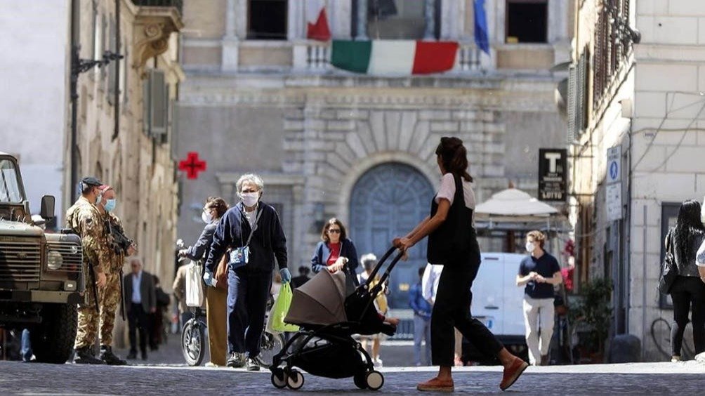 Italia elimina desde hoy el tapabocas obligatorio al aire libre