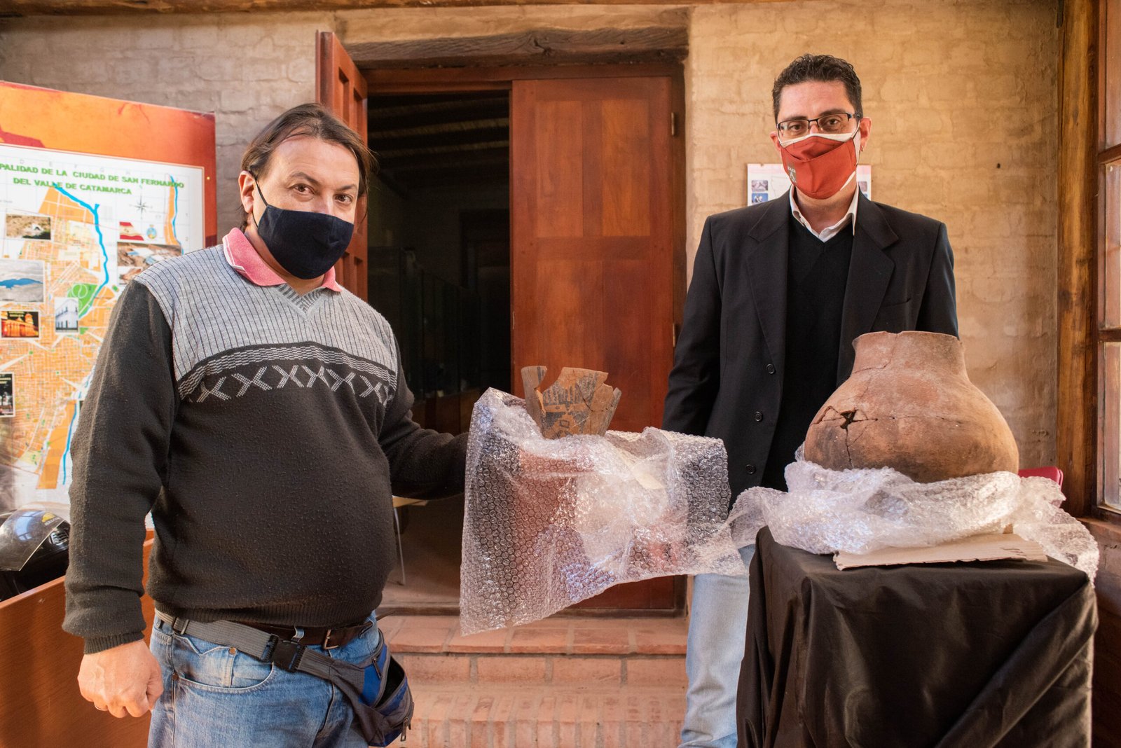 Antropología firmó convenio y entregó material restaurado a la Municipalidad de la Capital