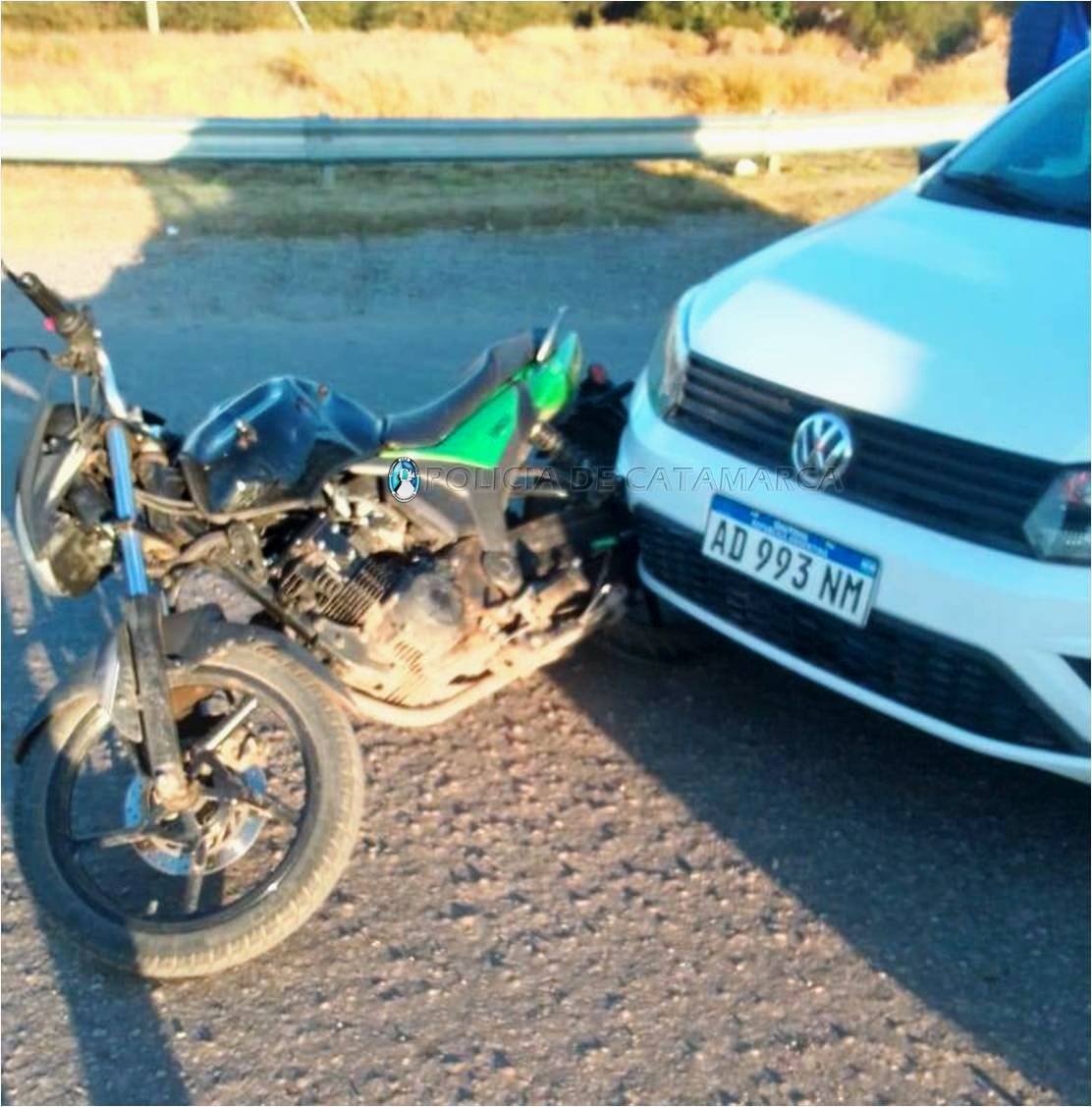 Una moto y un auto protagonizaron un siniestro vial