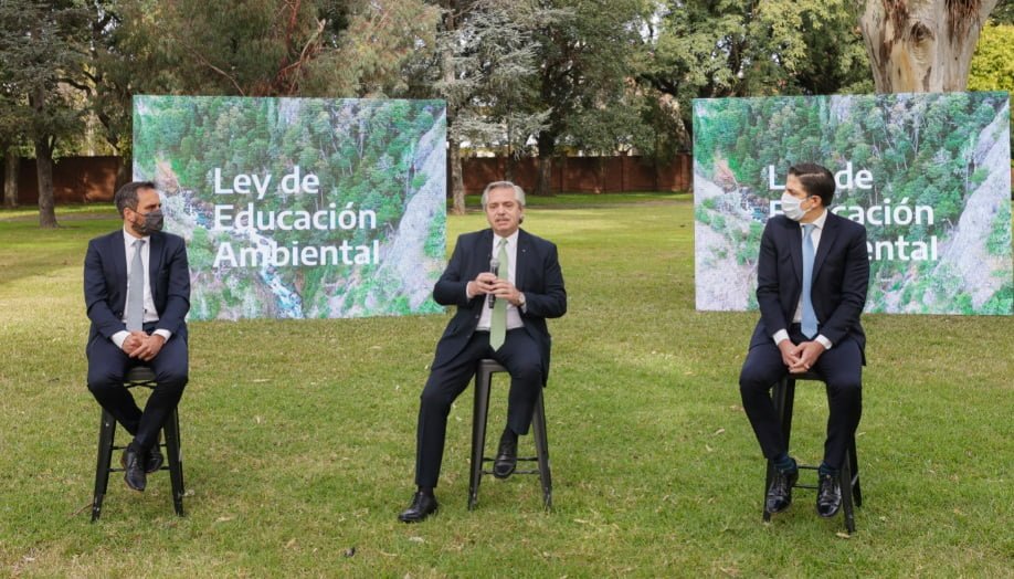 Fernández: «El problema ambiental no es una demanda del futuro, sino un problema del presente»