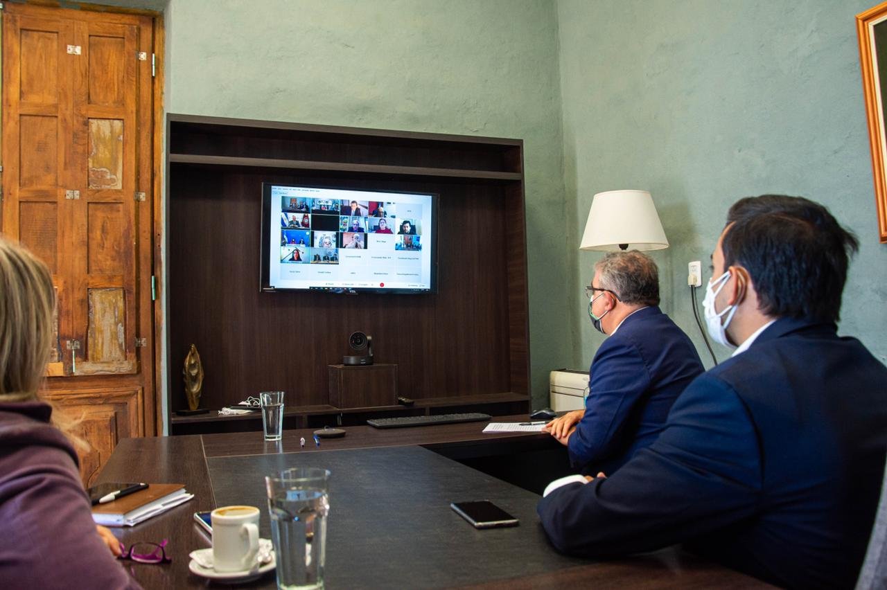 El gobernador Raúl Jalil, junto al director Ejecutivo de PAMI Catamarca, participaron del lanzamiento del plan para refaccionar los centros de jubilados de todos el país.