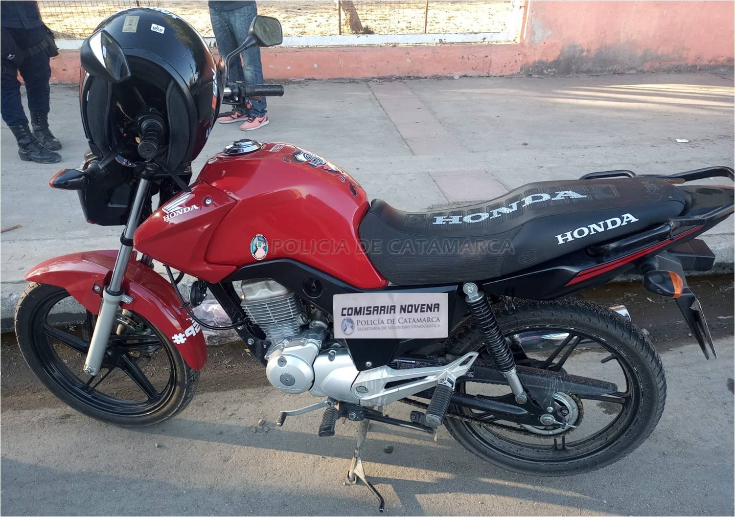 Aprehenden a un joven y recuperan una motocicleta requerida por la Justicia