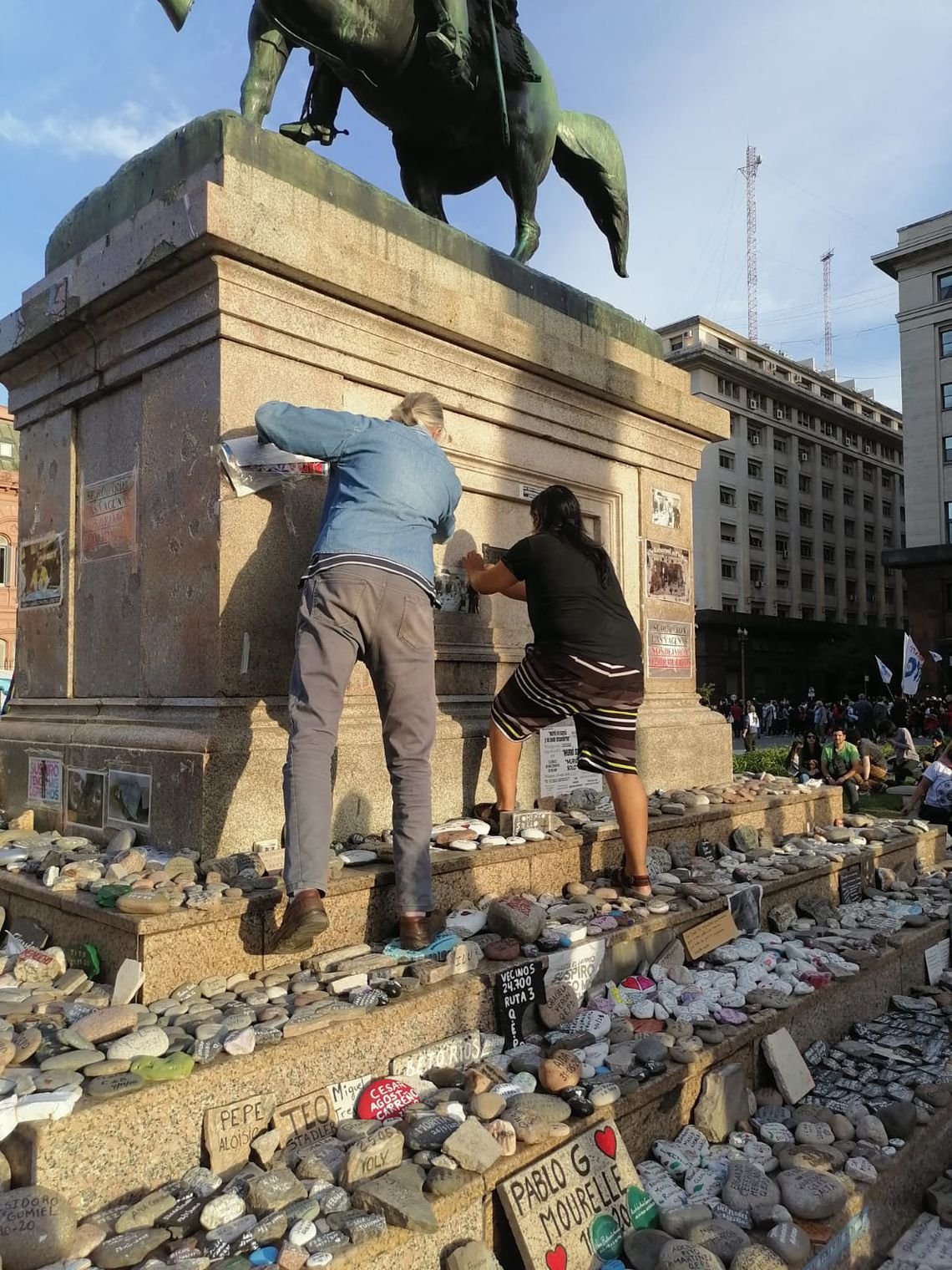 Vandalizaron el memorial de las víctimas del Covid