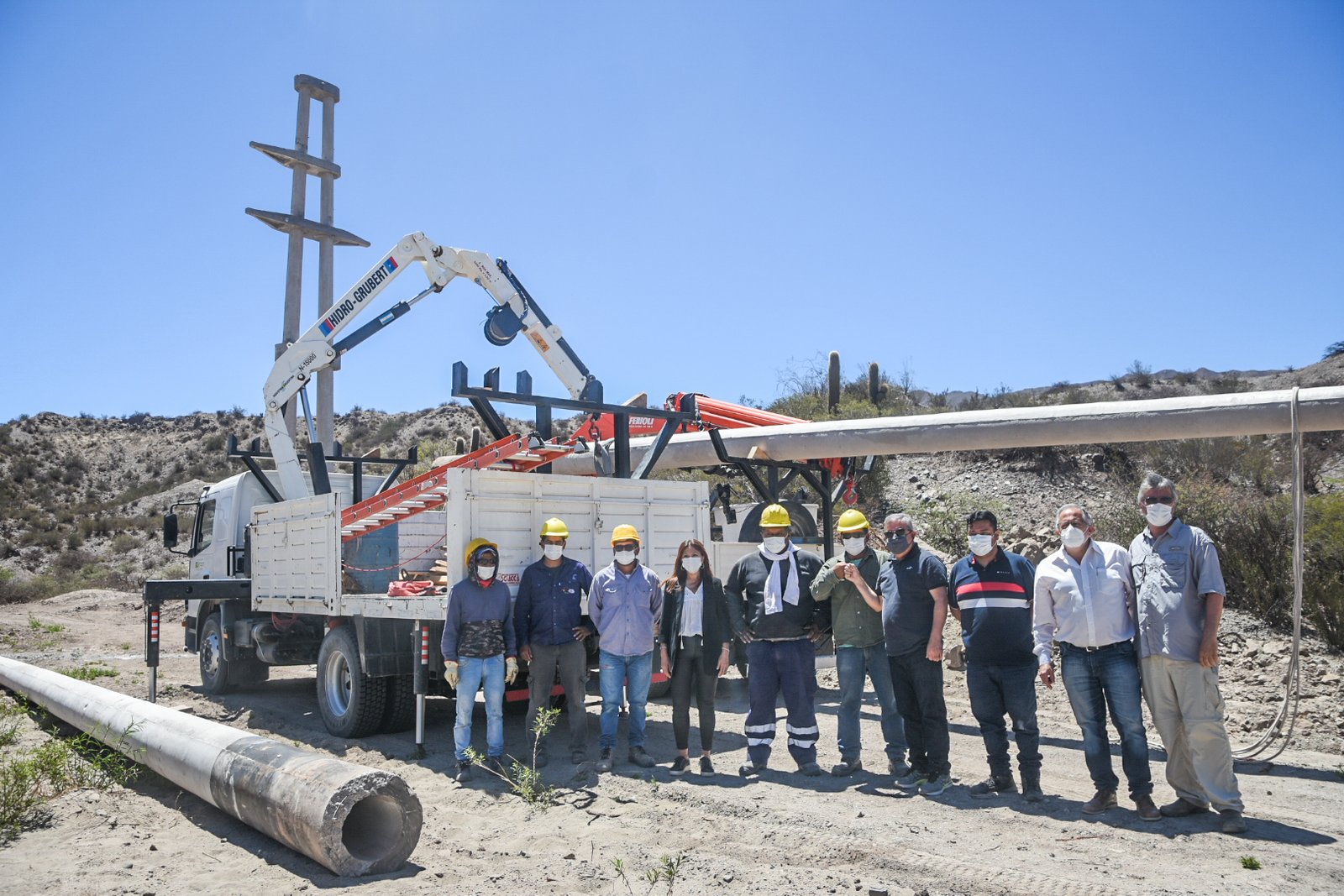 Raúl visitó obras energéticas en el Norte de Belén