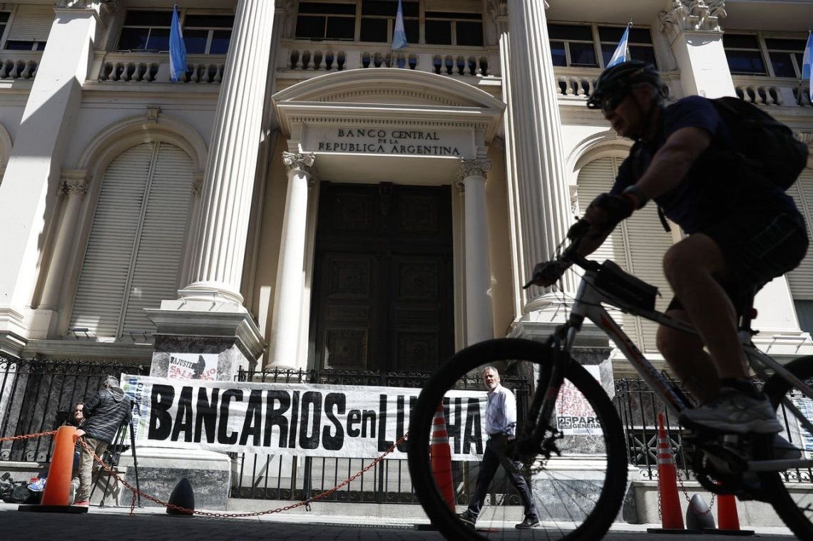 Bancarios cerraron otro aumento y llegaron al 51% en 2021