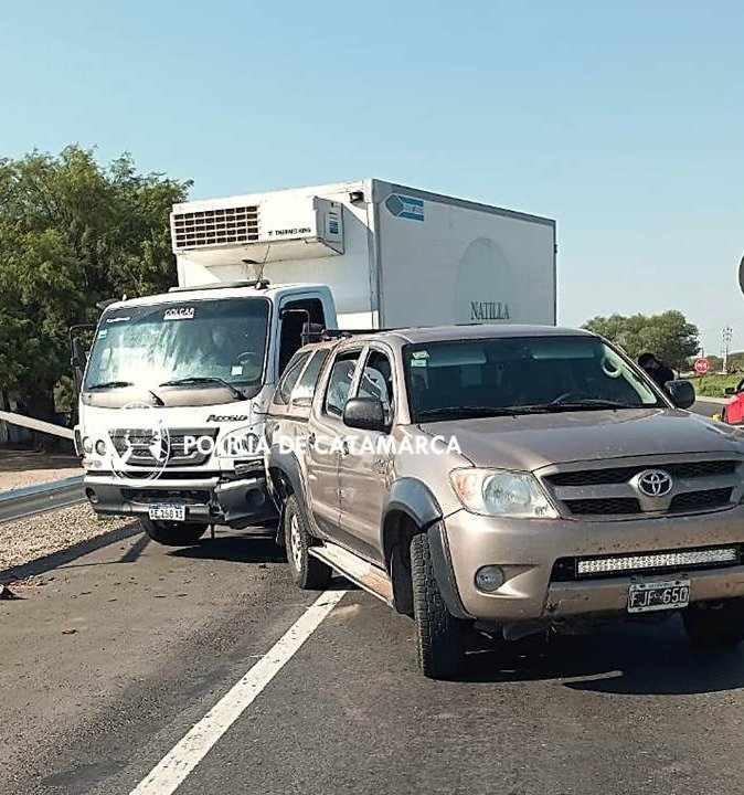 Una camioneta y un camión protagonizaron un siniestro vial en el Sur