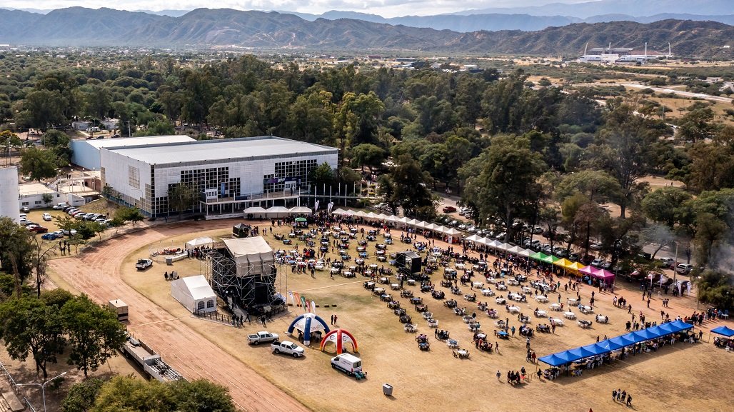 Gran fiesta popular por el día del trabajador