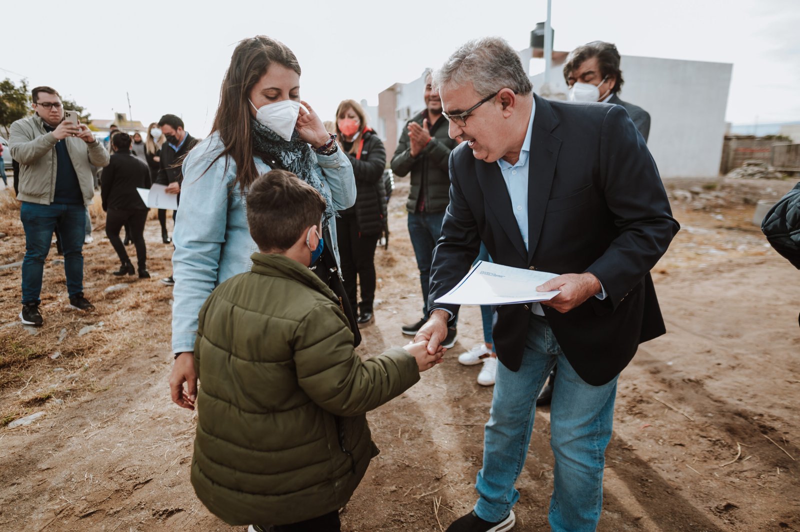 Raúl entregó viviendas y anunció nuevo mínimo salarial para empleados públicos