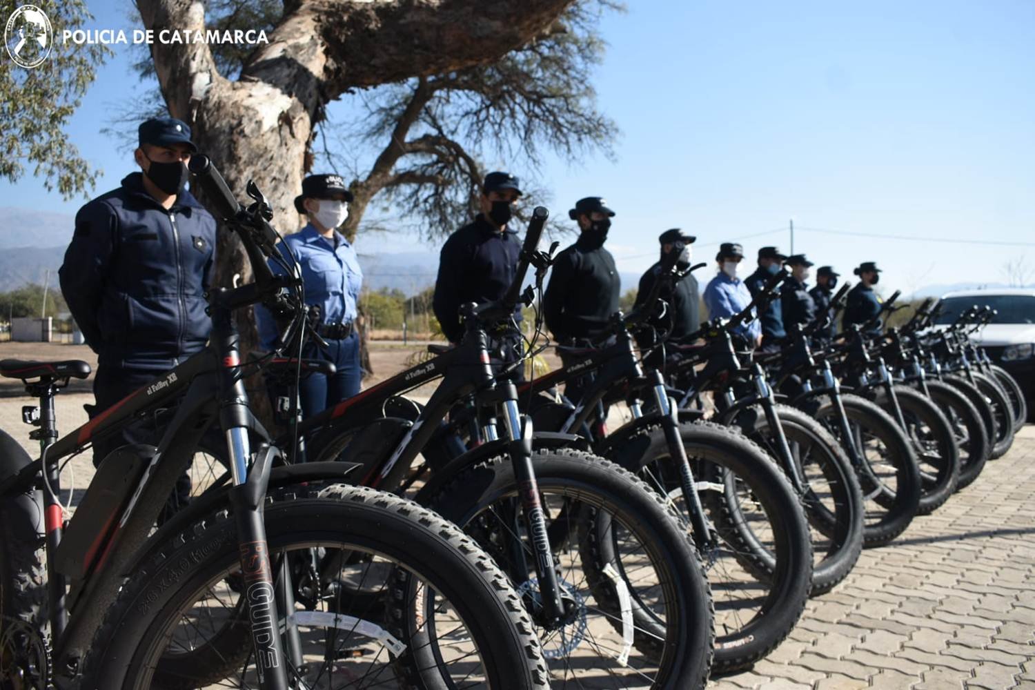 La Policía recibió nuevas unidades móviles,  bicicletas eléctricas, Smart tv 43″ en otros elementos