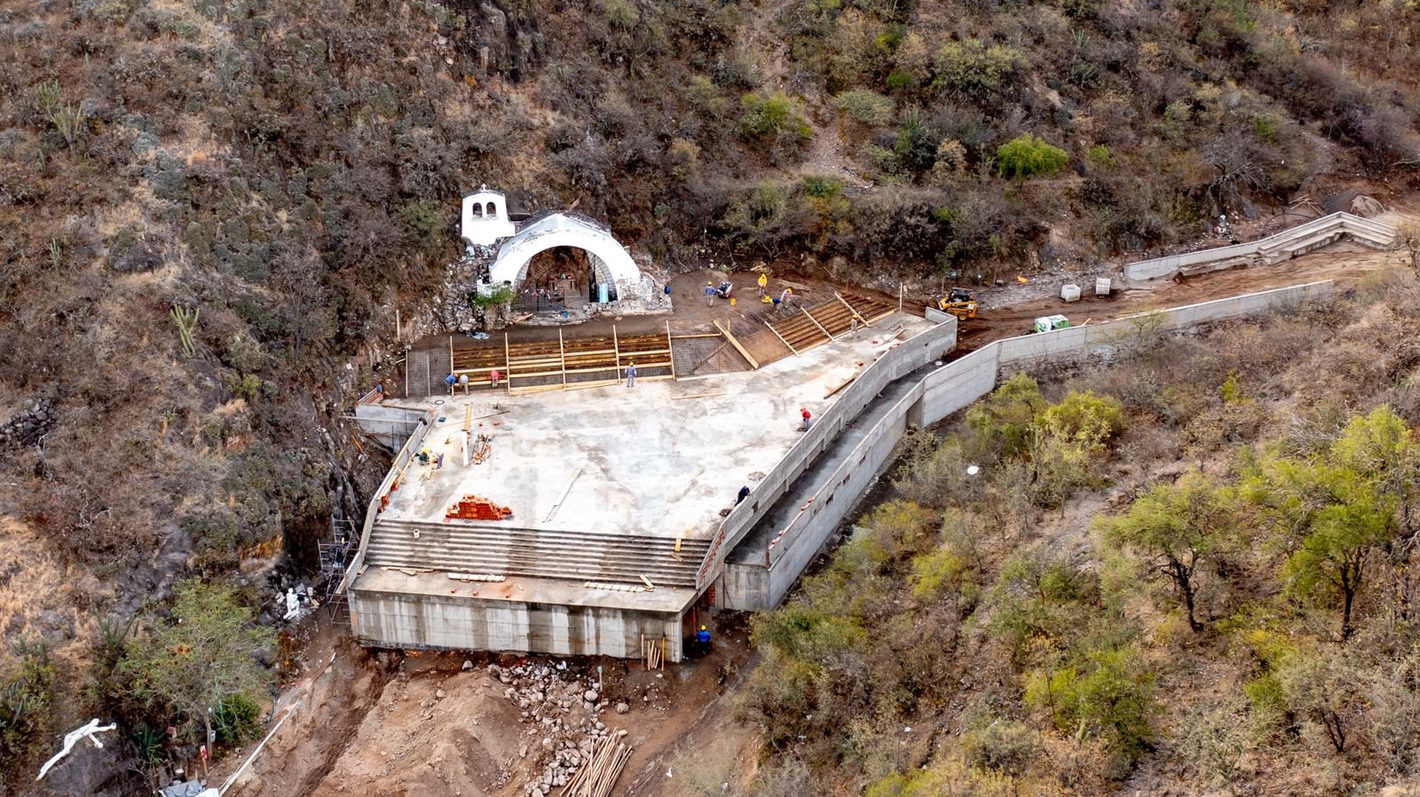 Raúl y Gustavo recorrieron los avances de obra en La Gruta