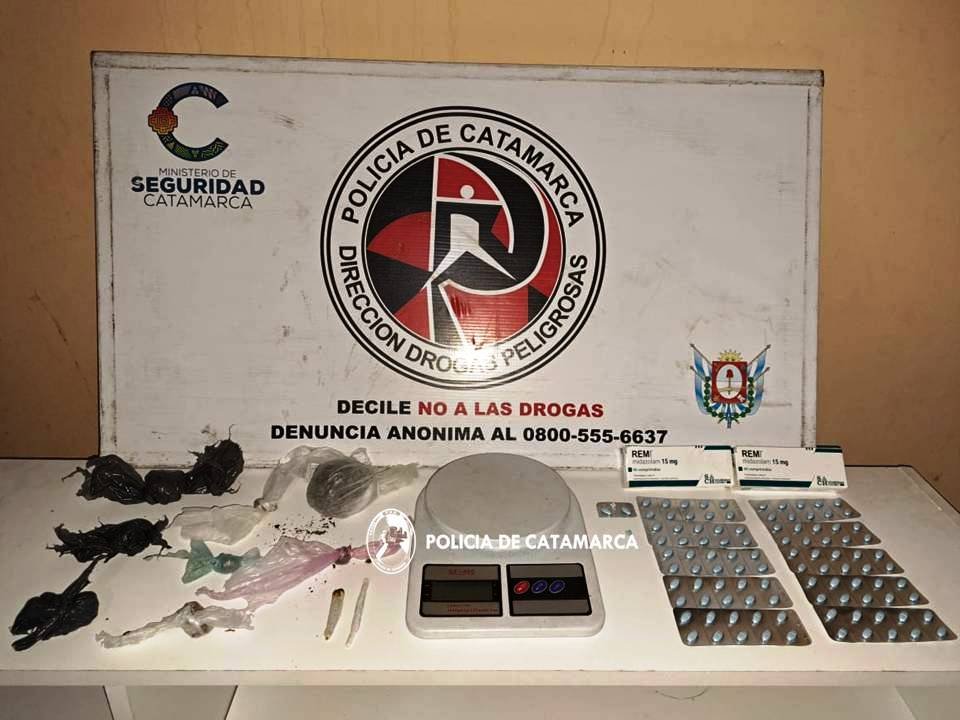 Tras allanamientos secuestran droga y detienen a una persona en la Capital