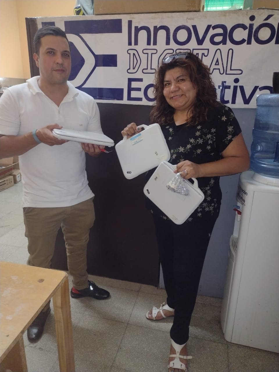 Educación reparó netbooks de alumnos y docentes de la provincia