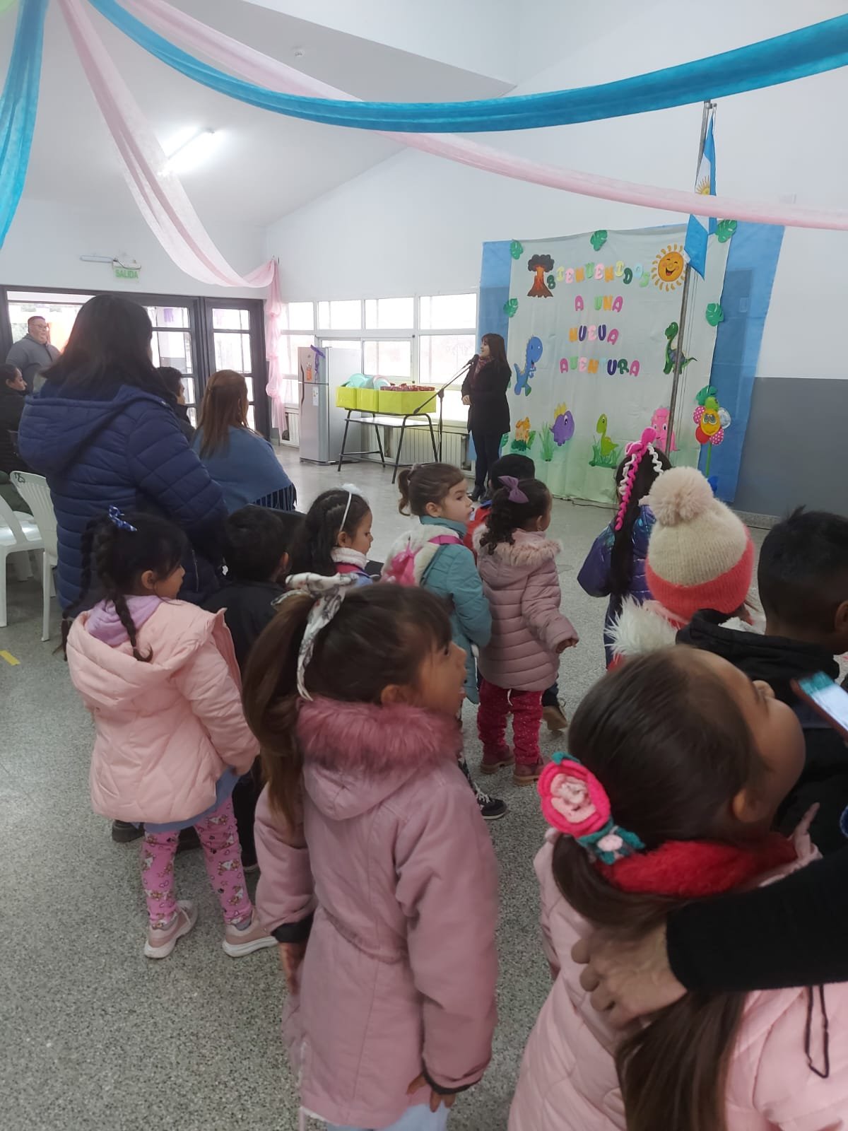 Niños y docentes celebraron la vuelta a clases con las refacciones del Jardín de Infantes Nuclearizado N°25