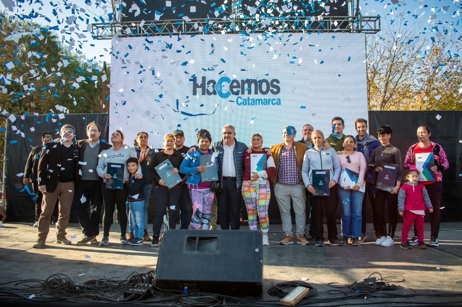 El Gobierno entregó más de 1.100 decretos de posesión de viviendas en el sur