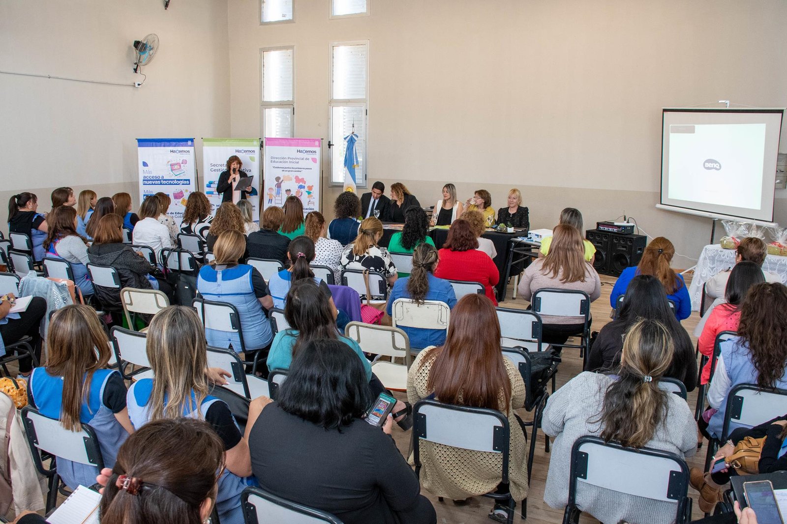 Centurión abrió el encuentro denominado «Los proyectos didácticos: articulaciones posibles» junto al equipo de educación inicial nacional