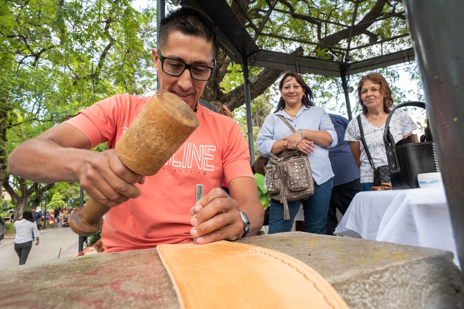 Con muestras de oficios ancestrales, música y danza, Catamarca celebró el Día de la Tradición 