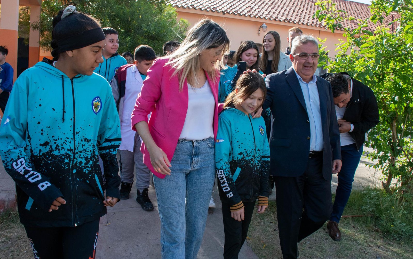 El gobernador recorrió las obras de dos nuevos playones escolares